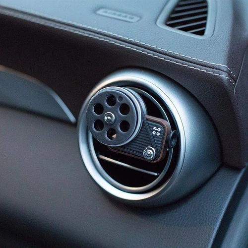 源自香奈儿与迪奥的香氛工艺 这款“放映机”车载香薰，一秒提升车饰格调